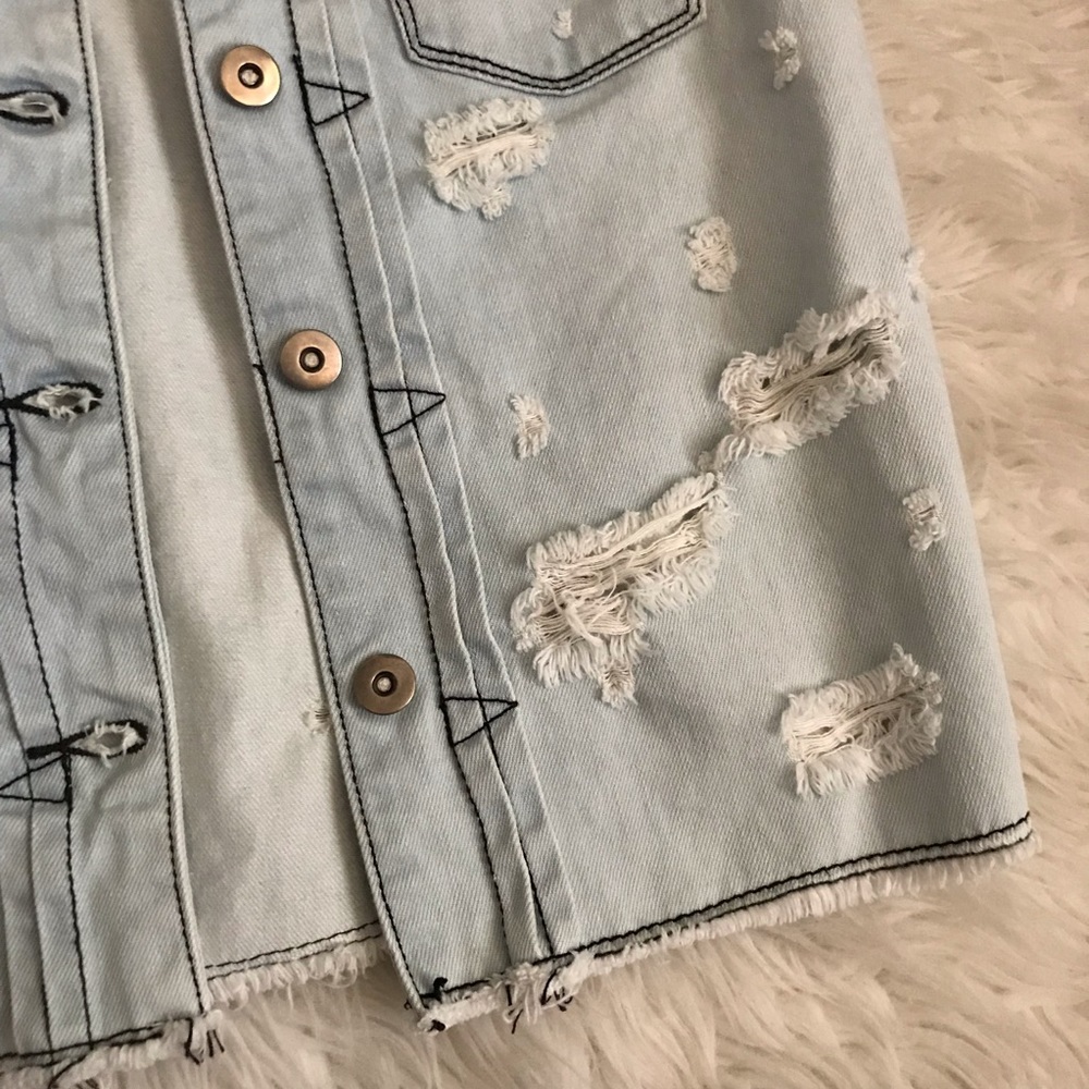 Carmar Denim Distressed Vest - Picture 5 of 7
